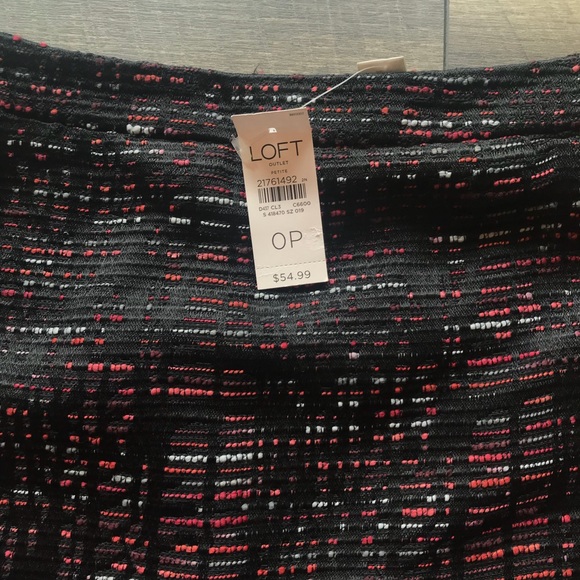 Beautiful Black Loft Skirt - Picture 4 of 6